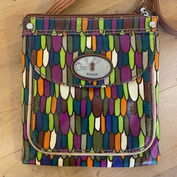 Fossil Key-Per Oil Cloth Crossbody - Picture 2 of 10